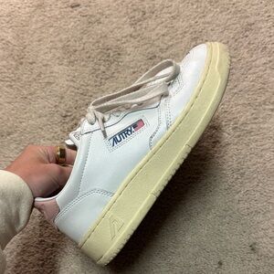 Autry Women’s Sneakers